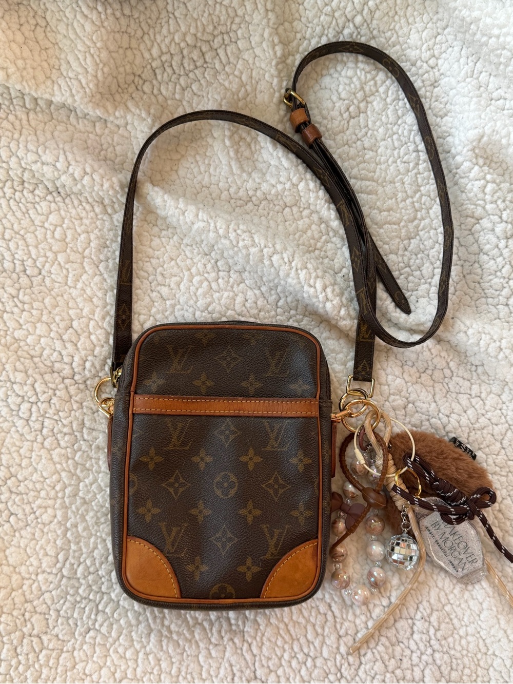 Authentic: Vintage, Louis Vuitton Danube Shoulder/ Crossbody Bag - Picture 3 of 11